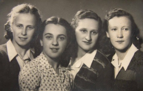 fotografija prijateljic iz leta 1950